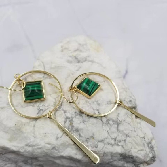 The Pretty Jewellery Jewelry - Green Stone Long Paddle Circle Dangle Earrings